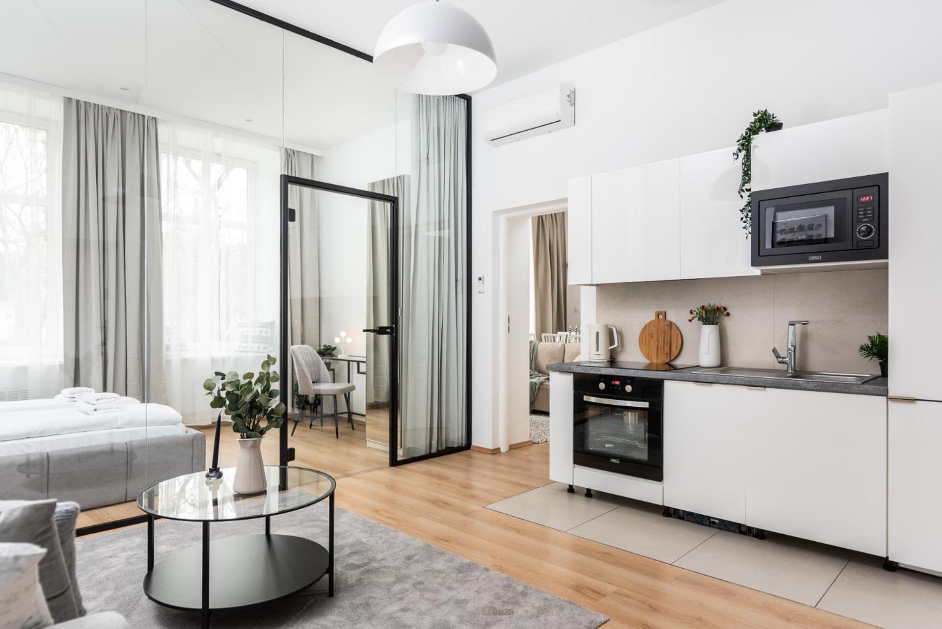 Modern Centrally Located - By Upstairs Apartment Krakau